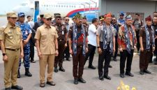 Wakil Jaksa Agung Prof. Asep N. Mulyana (ketiga dari kiri) bersama unsur pimpinan Mahkamah Agung, Kejaksaan Agung dan Polri saat kunjungan kerja terpadu di Kendari, Sulawesi Tenggara, Selasa (13/10/2026). (Foto: Dok. Puspenkum Kejagung)