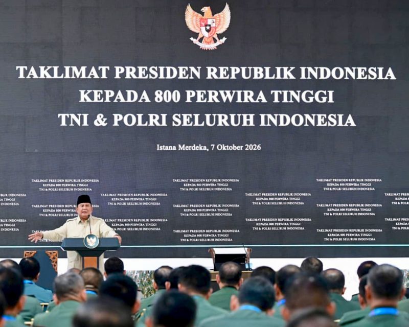 Presiden Prabowo Subianto memberikan taklimat kepada 800 Pati TNI dan Polri dari seluruh Indonesia di Kompleks Istana Kepresidenan Jakarta, Rabu (7/10/2026). (Foto: Dok. BPMI Setpres)