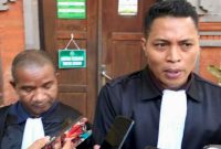 Kuasa Hukum RU menyampaikan keterangan pers usai sidang di PN Denpasar, Kamis (8/10/2026). (Foto: istimewa)