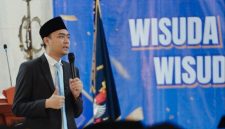 Stafsus Menag Gugun Gumilar saat Orasi Ilmiah di Sekolah Tinggi Agama Hindu (STAH) Dharma Nusantara Jakarta, Sabtu (4/10/2026). (Foto: istimewa)